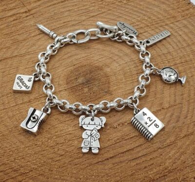 Pulsera profesora 7 charms de colegio
