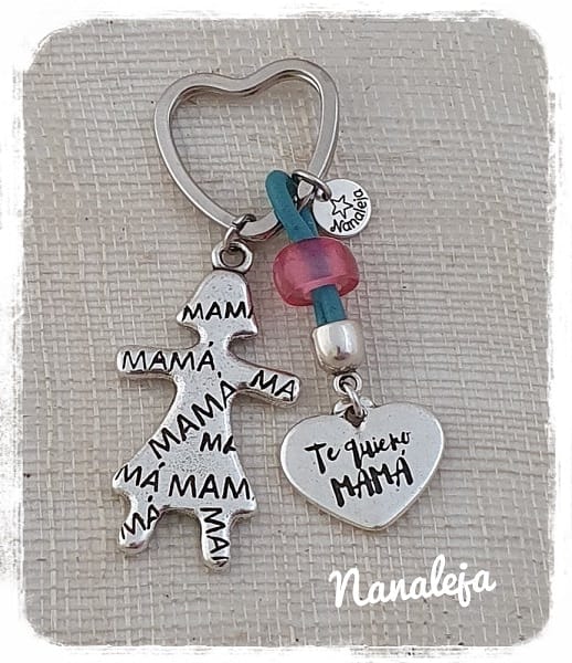 Llavero muñeca mamá con corazón te quiero mamá