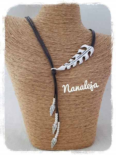 Collar plumas uno de 50