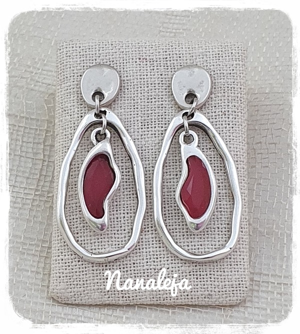 Pendientes aro ovalado con cristales rojos