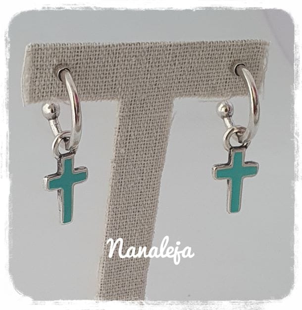 Pendientes cruces plateadas con lacado turquesa